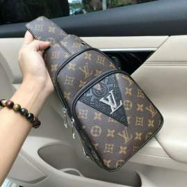 Picture of Louis Vuitton Mens Bags _SKUfw134077794fw